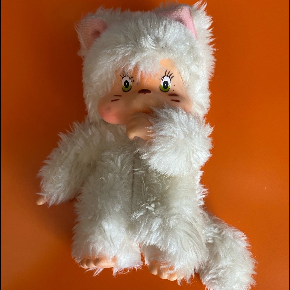 Fun World Off White Monchhichi Bear Sucking His Thumb Harder To Find Color VTG.